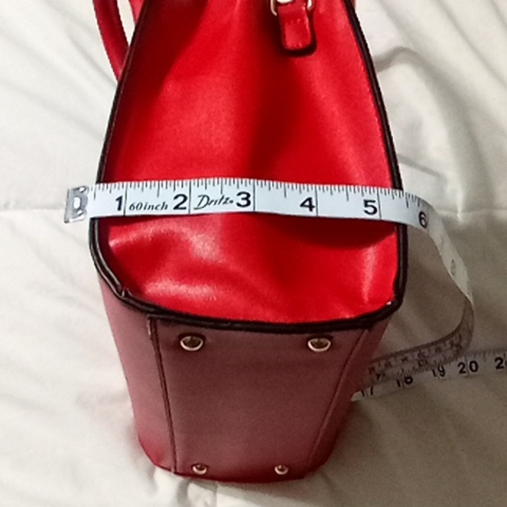Elegant Red Handbag - Picture 11 of 12